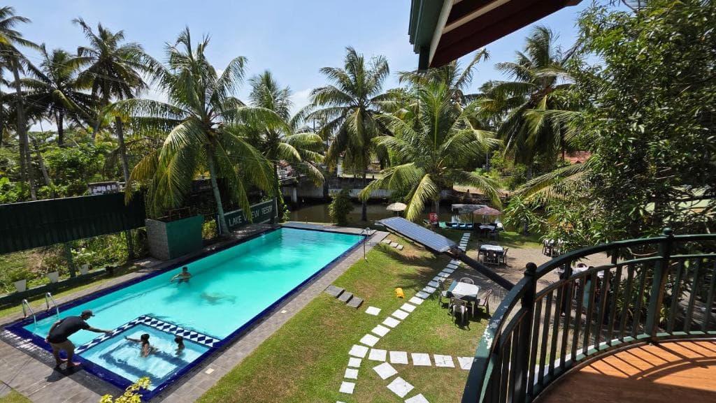 Lagoon Pool View