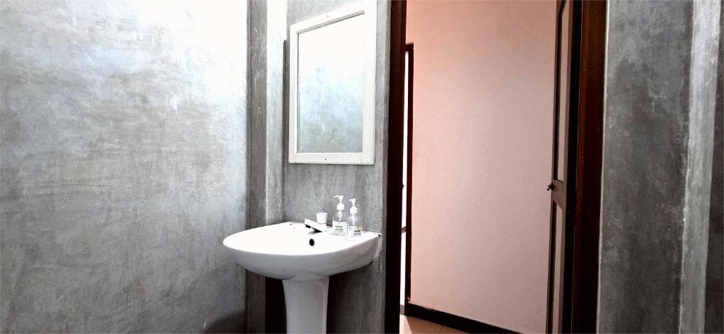 Suite Entryway