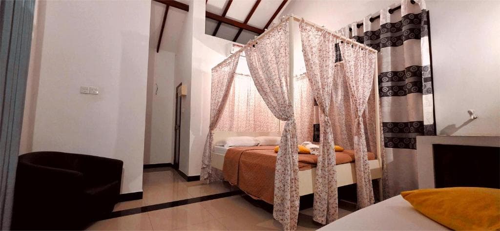 Deluxe Room Bed Settings
